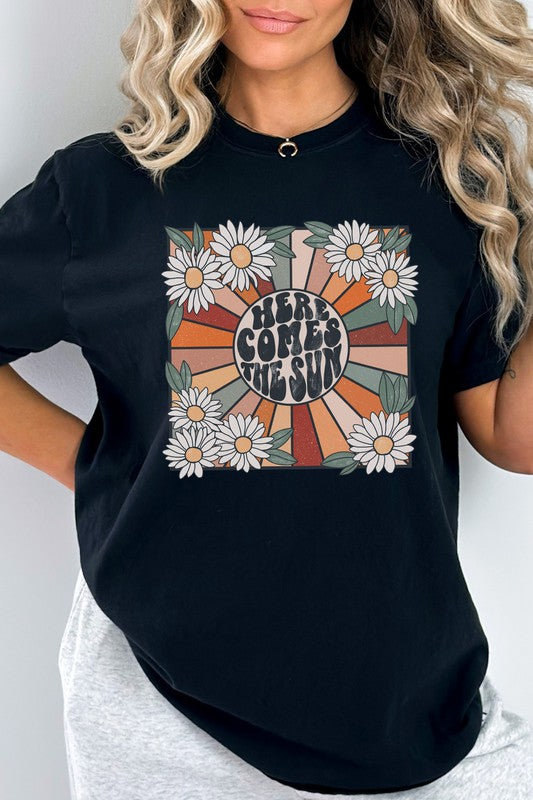 Here Comes The Sun Daisy Comfort Color Graphic Tee